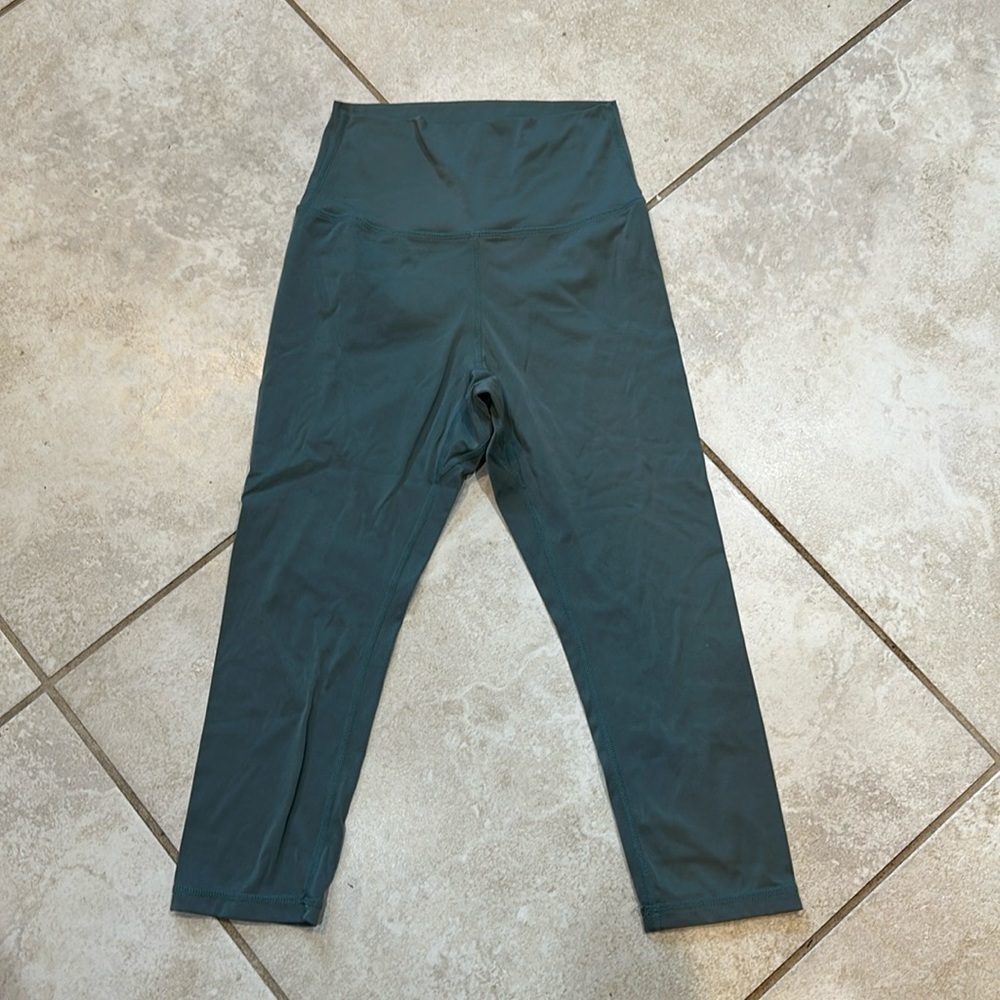 Buff Bunny Olive High Rise Crop Athletic Leggings S